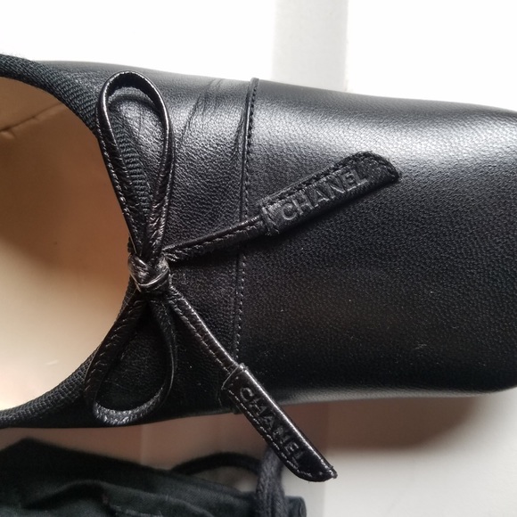 Classic CHANEL Black heels with bow - Picture 6 of 8